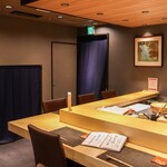 難波 すし麗 - カウンター席
