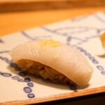 難波 すし麗 - カラスミのお塩で頂く紋甲イカ