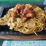 ラッキーピエロ 函館駅前店 - 絶妙な「焼き」が入った「焼きそば」が美味い。