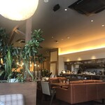 マザームーンカフェ 西宮店 - カフェのインテリアはナチュラル