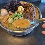 RAMEN HITONI YASASHIKU - 【みそ＝スープ】