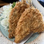 館山なぎさ食堂 - 大きな鯵。自家製タルタル付き