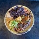 RAMEN HITONI YASASHIKU - 【みそtp半コツ×ニラ辛×バラ海苔sv味付玉子】