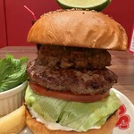 BROZERS’ 御茶の水店 - 【期間限定】～12/31 『MEXICAN GYU-SUJI BURGER¥2,310』 『lunch drink¥275』
