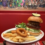 BROZERS’ 御茶の水店 - 【期間限定】～12/31 『MEXICAN GYU-SUJI BURGER¥2,310』 『lunch drink¥275』