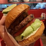 BROZERS’ 御茶の水店 - 【期間限定】～12/31 『MEXICAN GYU-SUJI BURGER¥2,310』 『lunch drink¥275』