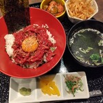 正泰苑 - ユッケのような肉