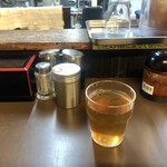 もつ煮 カド屋 - セルフの麦茶