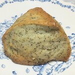 ラ・ブランジュリ・キィニョン - 　紅茶スコーン260円（税込）