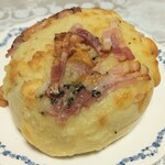 Oven Bagel - ベーコンチーズ390円（税抜）