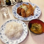 はと屋 - B定食、1,100円。