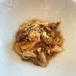 サーラ アマービレ - 鮪のカマと4種のキノコのパスタ