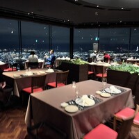 ザ　ジュエルズ - 夜景が眼下に広がる素敵な店内
