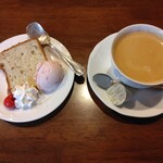 ダス・ツィール - ドリンクとデザートセット