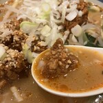 三喜園 - そぼろの肉がゴツくてイイ！