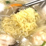 楼蘭 - 麺は極細縮れ麺