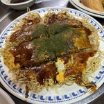 ひろしま丸かじり 中ちゃん - お好み焼き　どうも賄いのを先に出してくれた様子です(^◇^;)