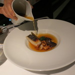 オーグードゥジュール ヌーヴェルエール - ほのかに萩の柚子の香りがするコンソメをかけて。