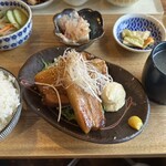 肉の八十二食堂 - 