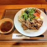 クーププ - 料理写真:塩麹から揚げ定食