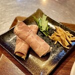 麺や くろえもん - レアチャーシュー（1枚サービス）穂先メンマ・水菜