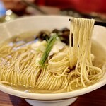 麺や くろえもん - 細麺が抜群に合います♡