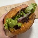 ハンサム バーガー - チーズバーガー830円