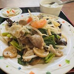中華飲茶酒場　紅梅 - 肉と野菜炒め