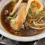 麺や ぱんだ - 厚めのチャーシュー