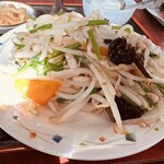 中華飲茶酒場　紅梅 - 豚肉ともやし炒め