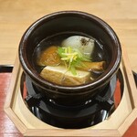 東茶屋 なかむら - ジャンボなめこ　鏑　あぶら揚げ鍋