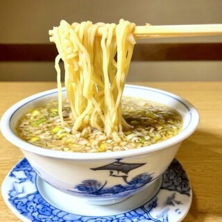 創作鶏料理が充実◆締めには選べるスープの「鶏そば」をどうぞ