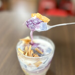 GIA DINH - ドゥルンとした紫芋のタピオカゼリーがタマラン♪(≧∀≦)  そしてココナッツの香り♡  これまで食べたジャディンのチェーの中でも屈指の出来！(*´ω`*)♡