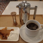 トーコーキッチン - フレンチトースト（シナモンシュガー）ホットコーヒー