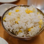 居酒屋とおるちゃん - わくわくコーンの土鍋ご飯 380円  家庭で作った感じ