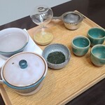 日本料理 TOBIUME - ①秋の口切り新茶(福岡県八女産、星野製茶園)
      －30℃で約5ヶ月真空保管した新茶(4月~5月に摘んだもの) 
      秋に新茶が飲める喜び、芳醇な甘みを感じるお茶です