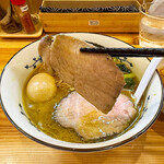 らぁ麺 秀登 - 煮豚系のロースチャーシュー