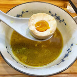 らぁ麺 秀登 - しっかり味の染みた味玉