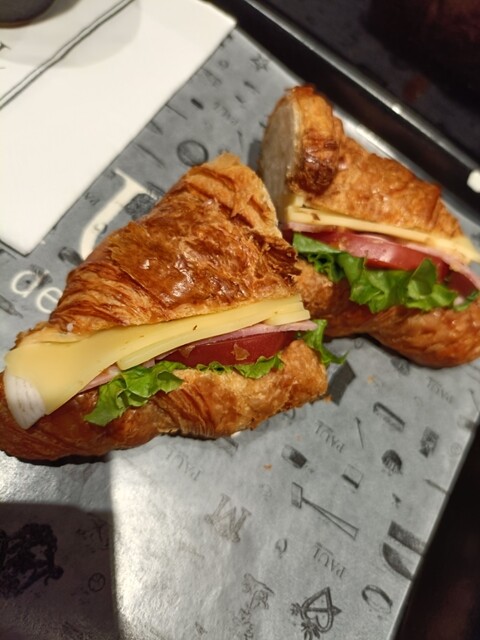 PAUL Shinagawaekiten