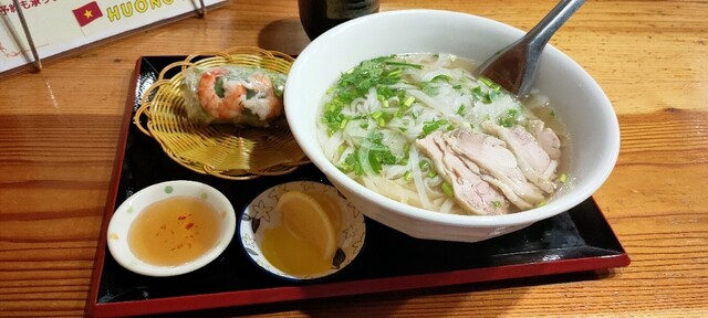 フォン　フォー