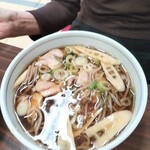 湯元 小金湯温泉 まつの湯 - かしわそば　お肉たっぷり850円