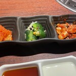 焼肉トラジ - キムチ盛り合わせ