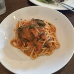 パスタヤ - 茄子とベーコンのトマトソースパスタ
