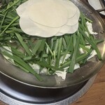 もつ藤 - もつ鍋　水餃子お豆腐付