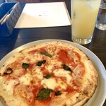 クアットロクオーリ - マルゲリータピザ