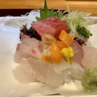 四季彩 - トータル 8,100円　刺身盛り合わせ一人前 時価