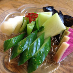 2014年11月中旬。御新香糠漬け。この辺がしっかり出来ているお店は、他も旨いのは自明。