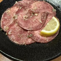 ホルモン焼肉 富や 栄店 - 