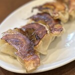 鶏舎 - ギョウザ