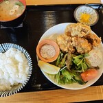 駅前酒場赤まる - 唐揚げ定食